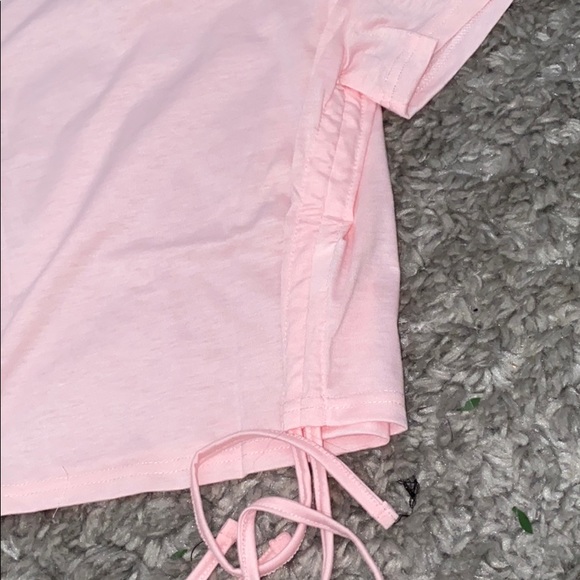 Size M Drawstring side solid tee - Picture 2 of 5